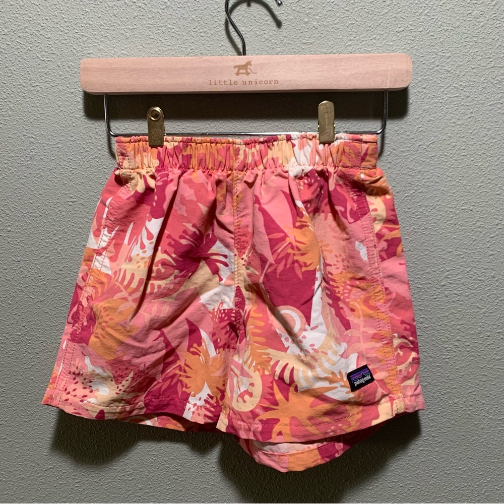 Patagonia // Baby Baggies Shorts - Size 6-12 months - Pink